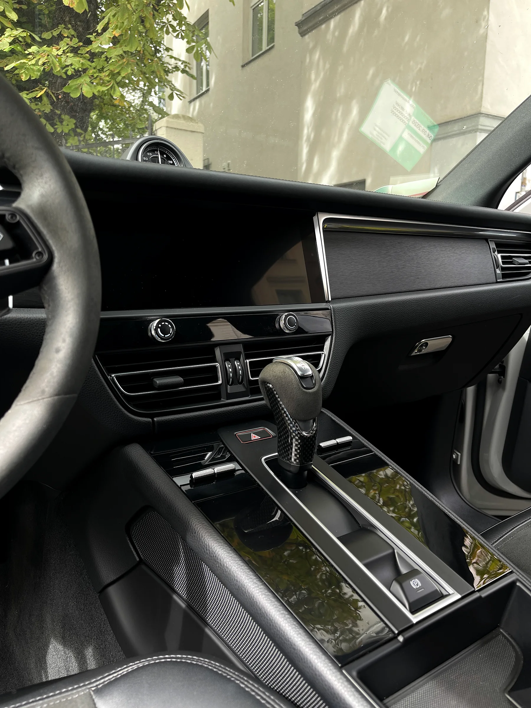 Sauberes Cockpit und Mittelkonsole im Porsche Macan