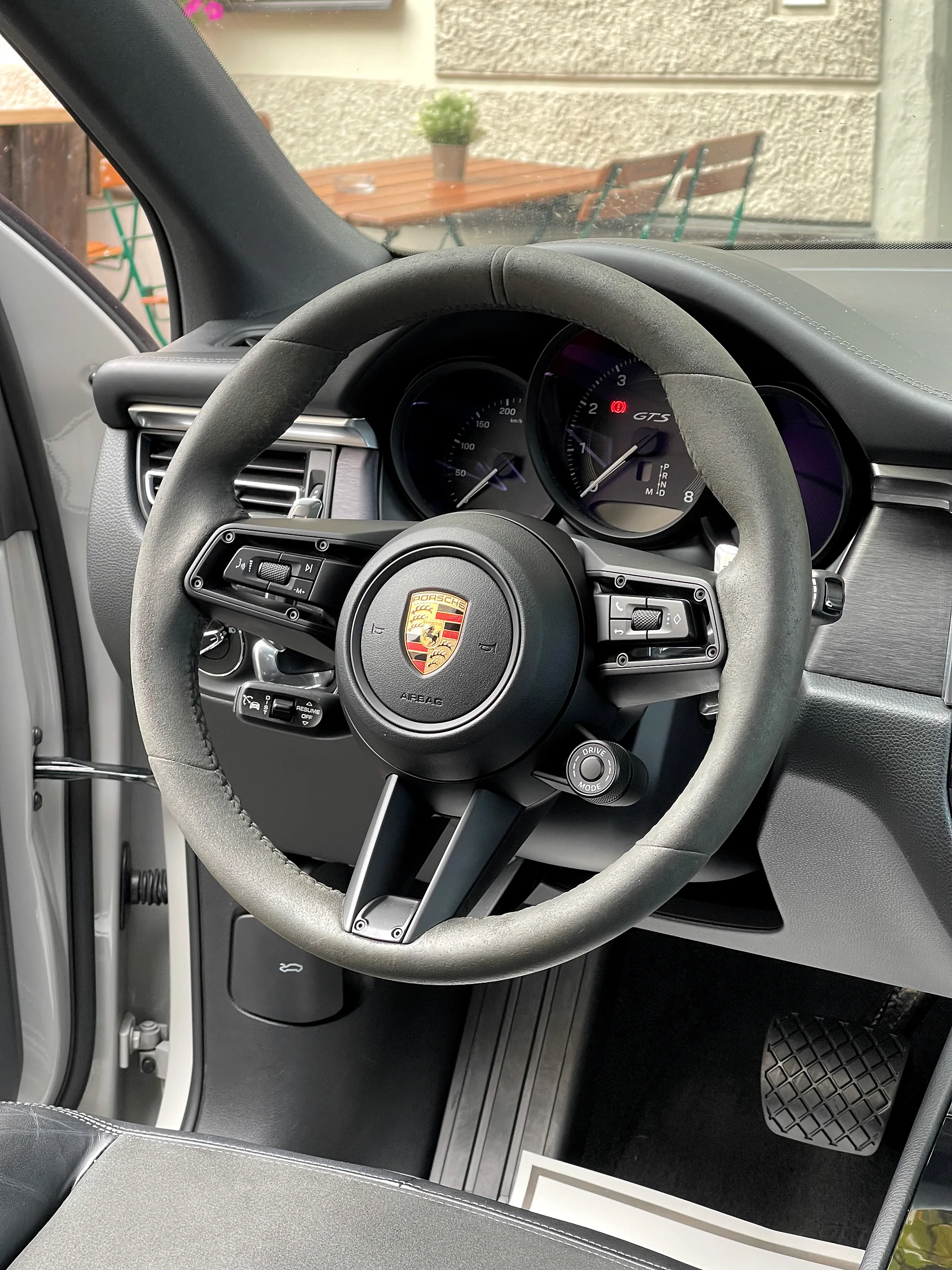 Sauberes Porsche Macan Lenkrad