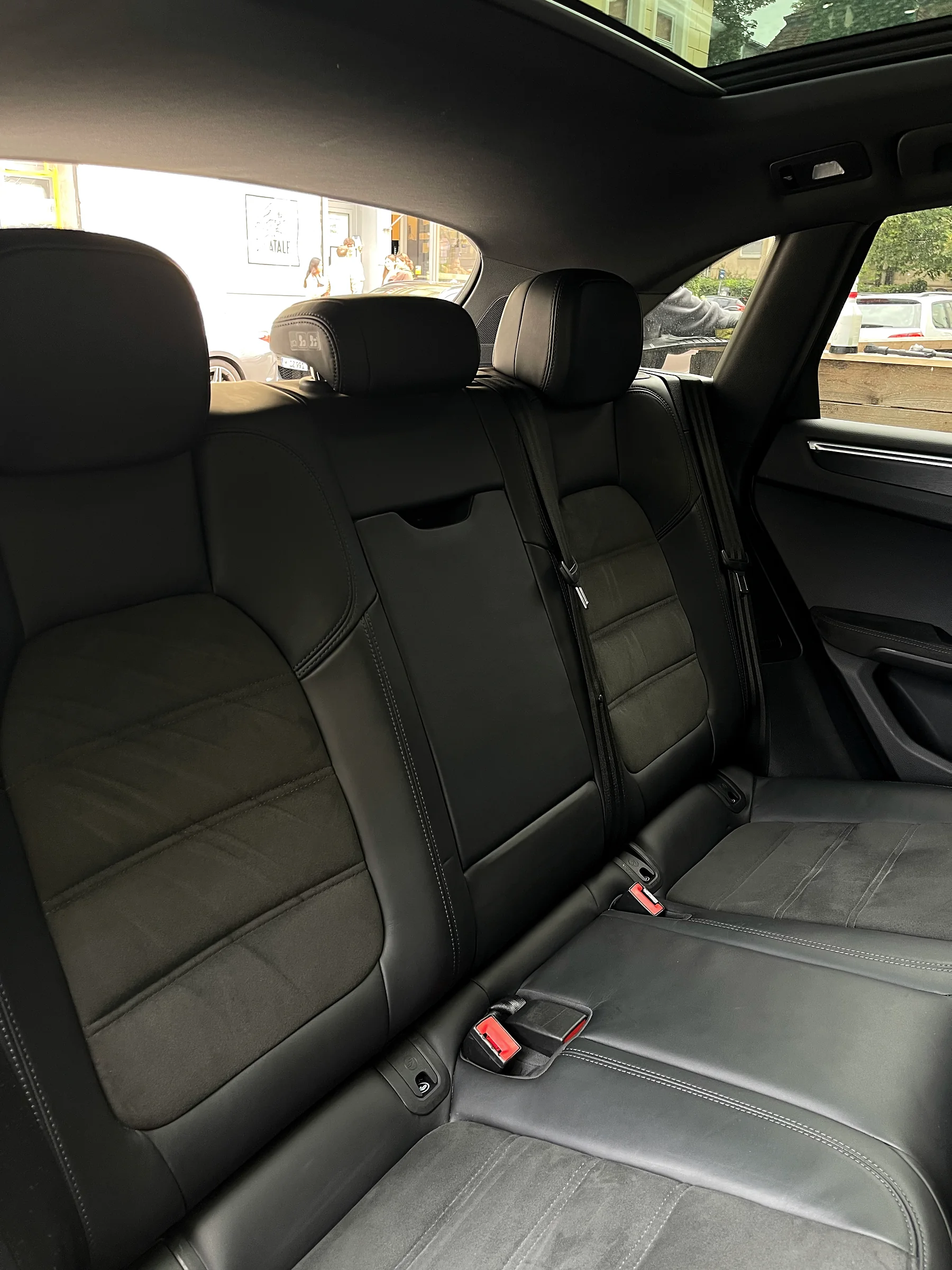Gereinigte Rücksitze im Porsche Macan