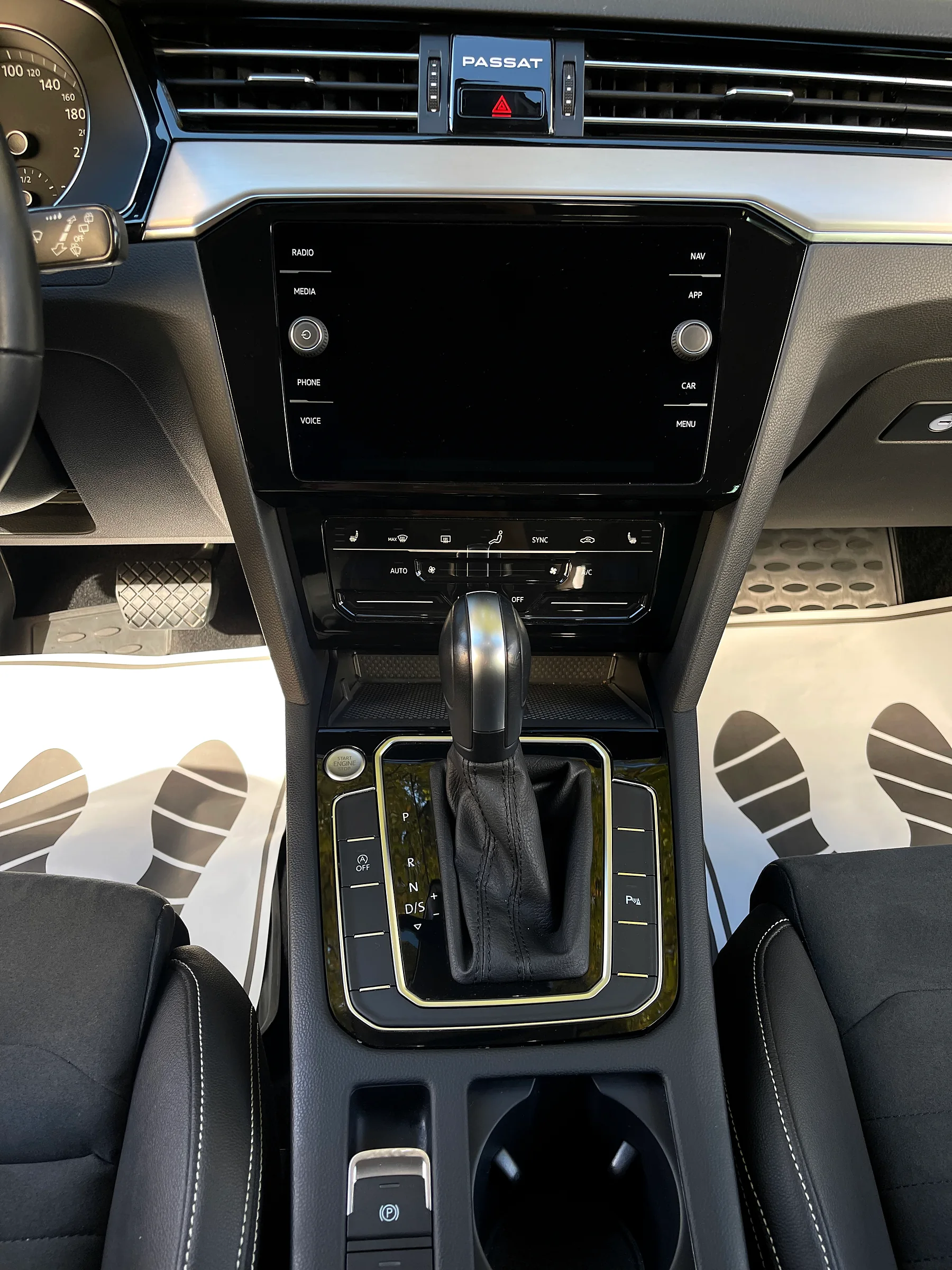 Gereinigtes Cockpit eines Passat Variant